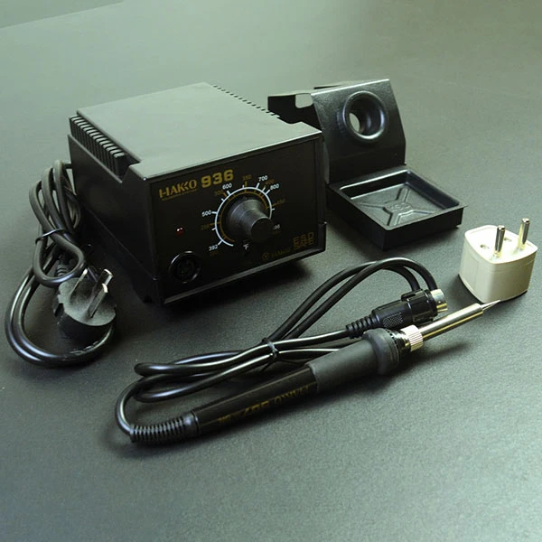 HAKKO 936 Soldering Station with HAKKO 907 Iron and Stand